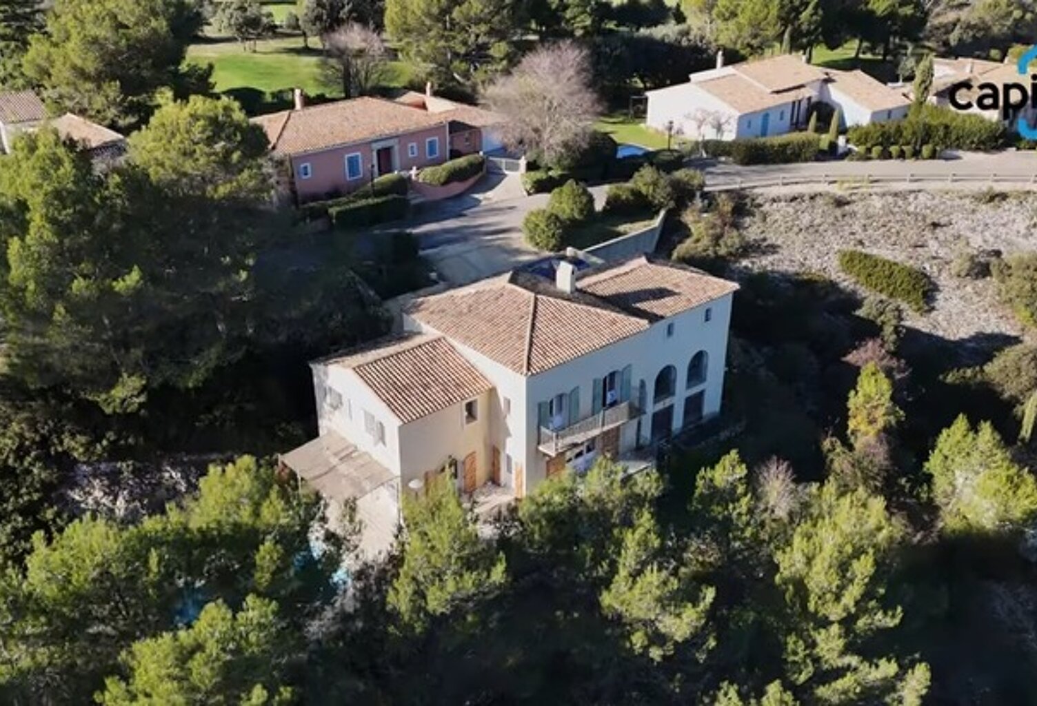 Domaine et Golf de Pont Royal, belle  propriété de 290 m2 établie sur un terrain de 2600 m2, cinq chambres, un bureau, piscine, pool house, triple garage — photo 1