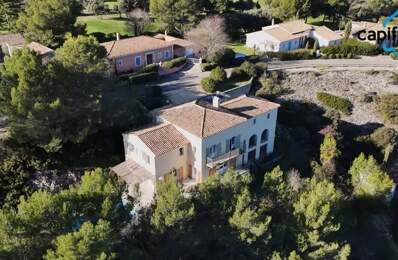 Domaine et Golf de Pont Royal, belle  propriété de 290 m2 établie sur un terrain de 2600 m2, cinq chambres, un bureau, piscine, pool house, triple garage — photo du bien