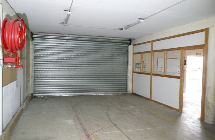 ⚜ A LOUER CHATEAUBERNARD Zone Commercial Local Bureau ⚜ — photo 2