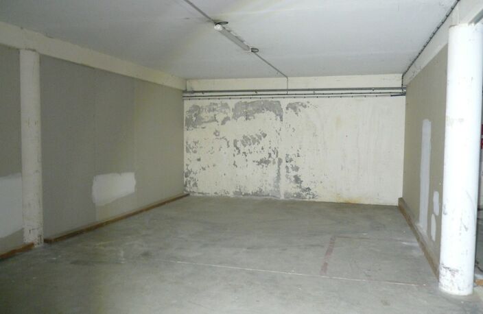 ⚜ A LOUER CHATEAUBERNARD Zone Commercial Local Bureau ⚜ — photo 3