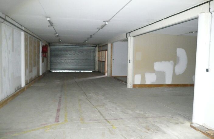 ⚜ A LOUER CHATEAUBERNARD Zone Commercial Local Bureau ⚜ — photo 5