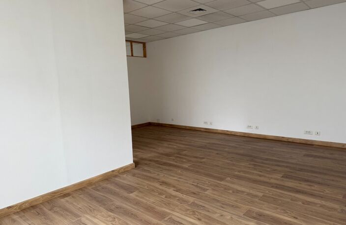 Local/bureau à louer TARBES (65) — photo 5