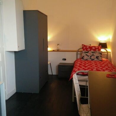 Appartement 1 pièces 700 €
