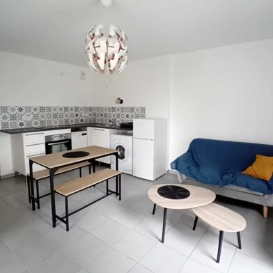 Appartement 2 pièces 921 €