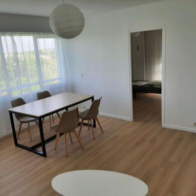 Appartement 4 pièces 425 €
