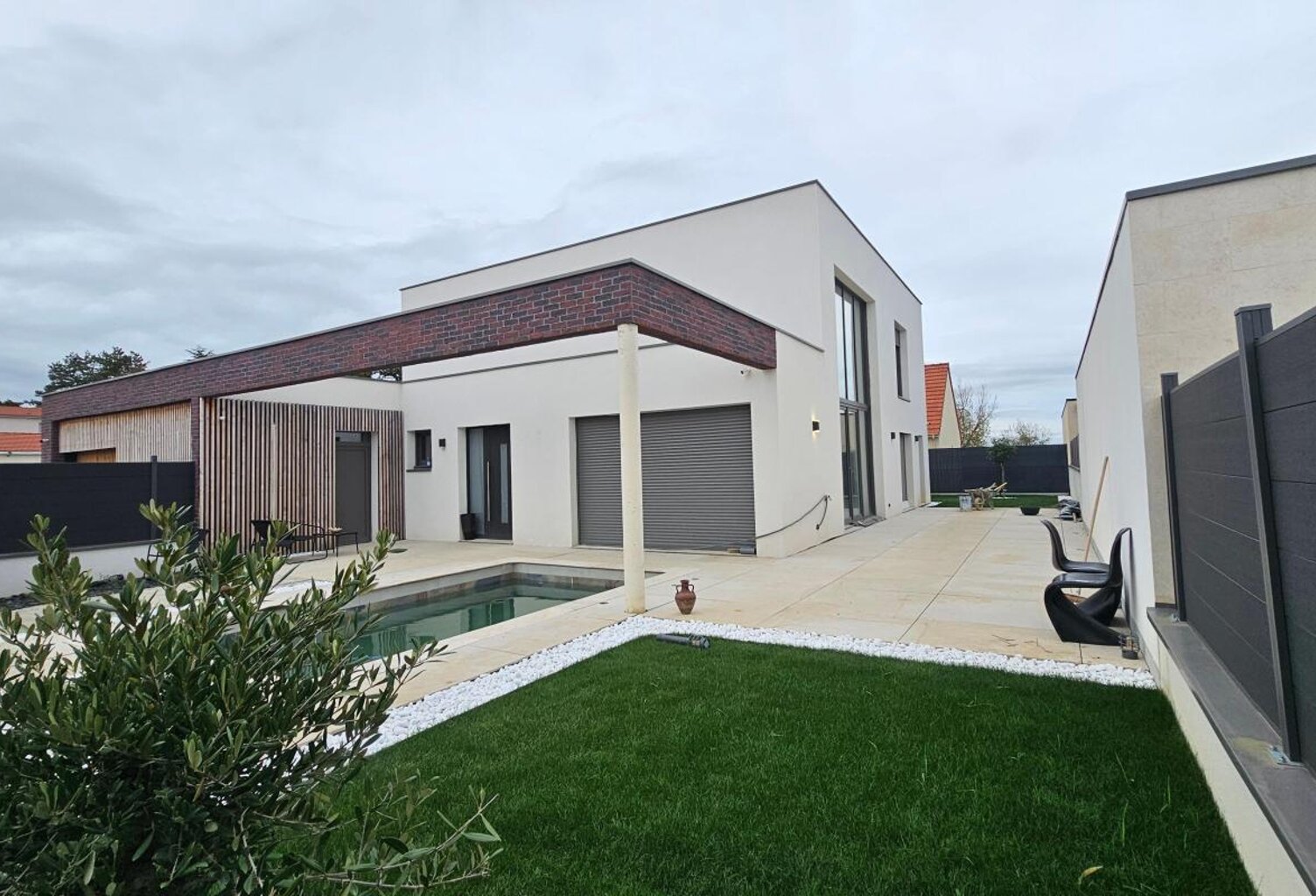 Maison architecte individuelle sur Ormes — photo 1