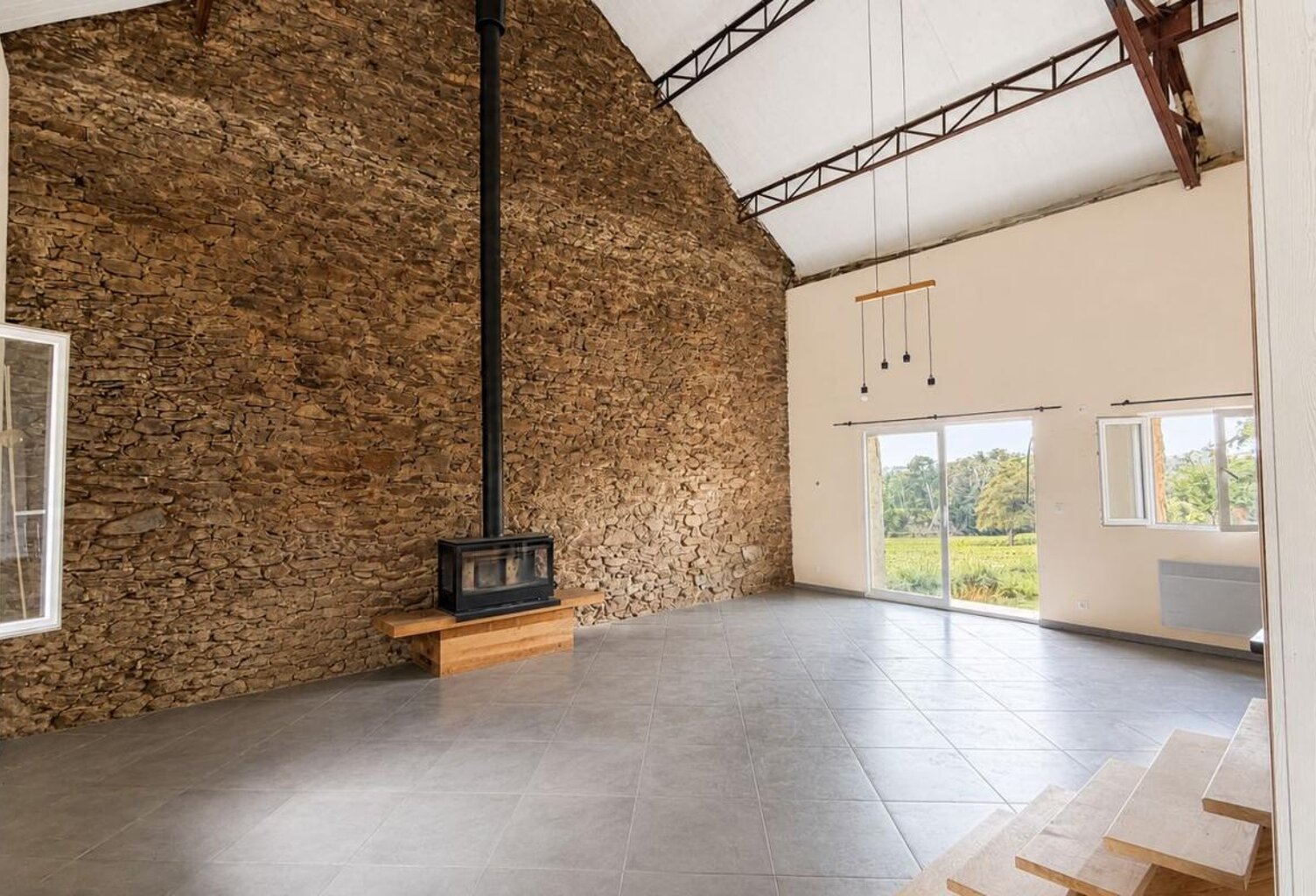 range rénovée de 233 m² avec dépendance et 1 ha de terrain proche Baraqueville — photo 1