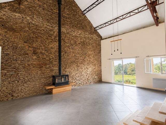 range rénovée de 233 m² avec dépendance et 1 ha de terrain proche Baraqueville — photo du bien