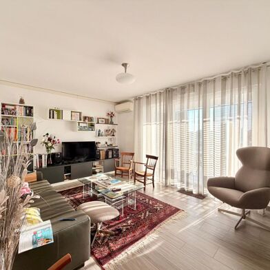 Appartement 3 pièces 322900 €