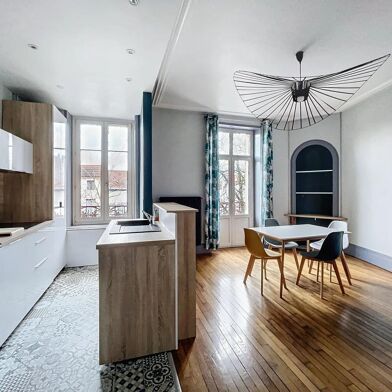 Appartement 3 pièces 850 €