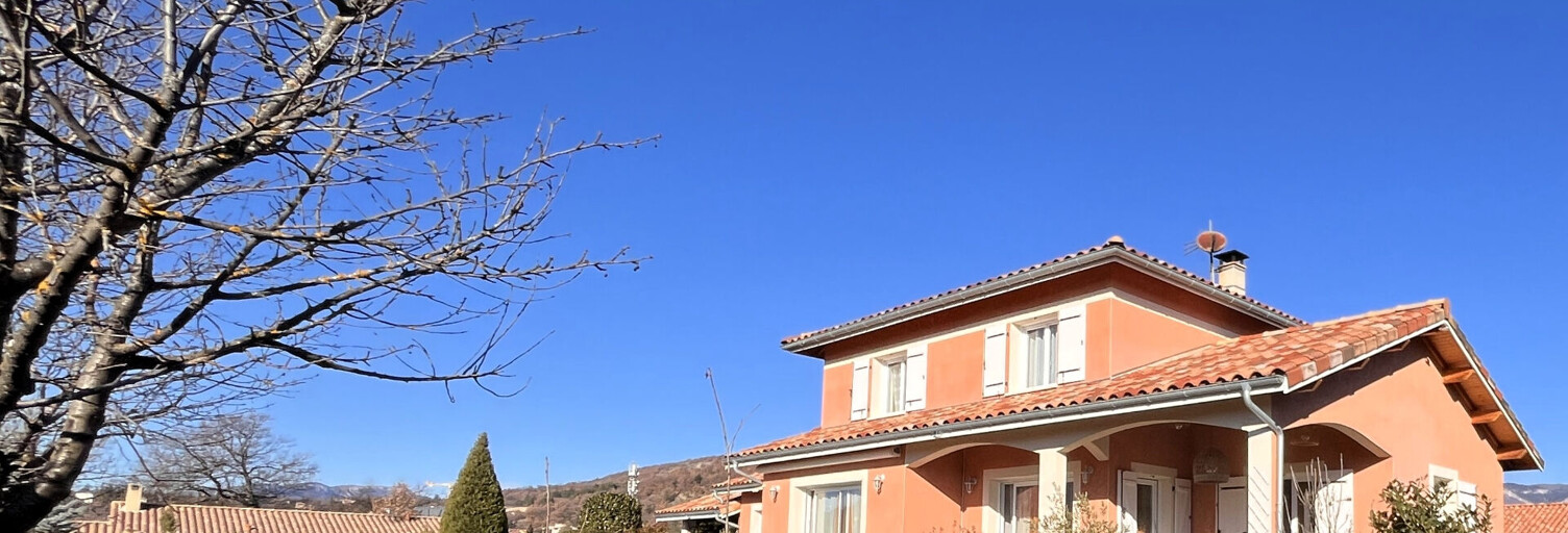 Maison 6 Pièces 137 m² à vendre à Laragne-Montéglin (05300)