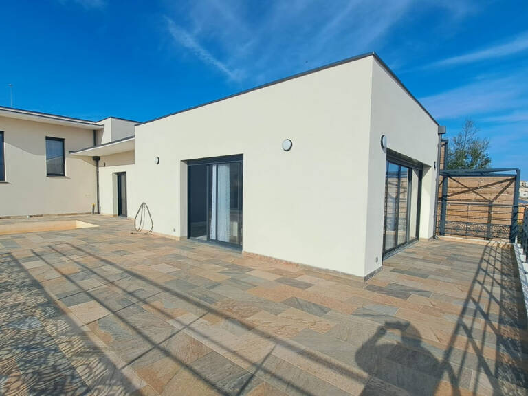 Villa contemporaine neuve avec vue panoramique sur les étang — photo 1
