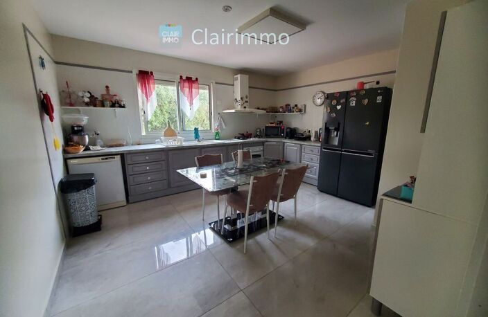 À VENDRE  Velaux Immeuble  de rapport 7 appartements — photo 2