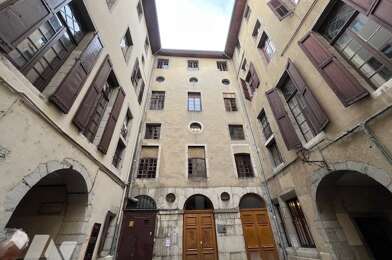 Appartement 8 pièces 300000 €