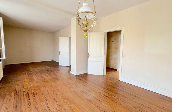 A VENDRE MAISON EN PIERRE DE 317 M2 AVEC JARDIN ET DÉPENDANCES - SECTEUR BLAYE — photo 4