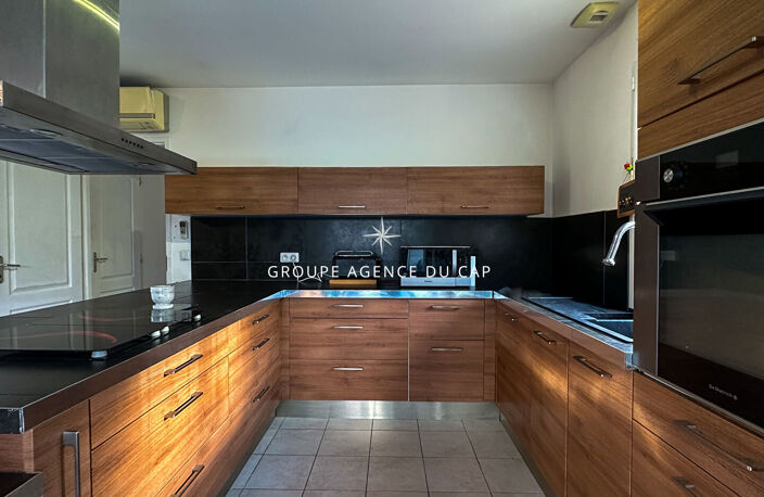 Villa à vendre avec 4 chambres piscine et car port, à Roquebrune sur Argens — photo 4