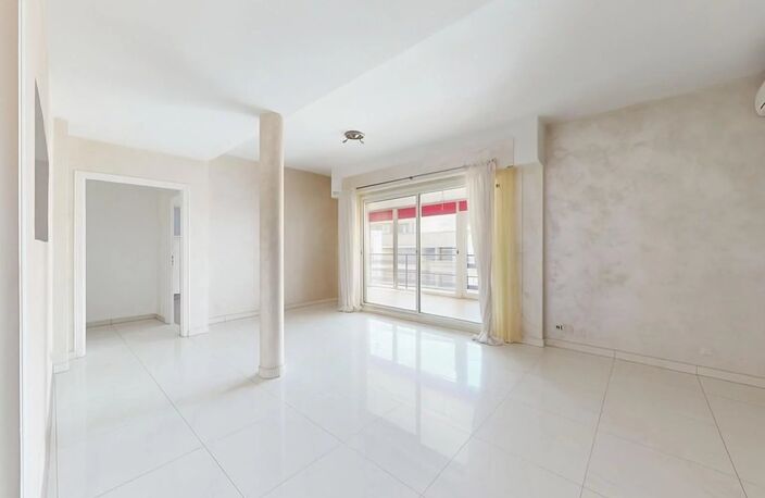 GARE DU SUD  ATYPIQUE DUPLEX 73m² + TERRASSES 27m² — photo 4