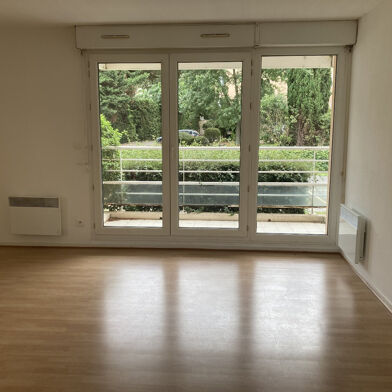 Appartement 3 pièces 964 €