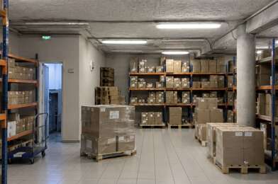 Local industriel  162600 €