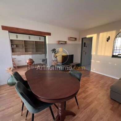 Appartement 4 pièces 220000 €