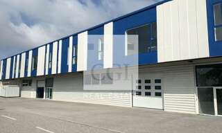 Commerce  1060 m² à louer à Caluire-et-Cuire (69300)