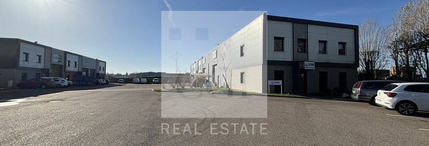 Commerce  574 m² à louer à Saint-Priest (69800)