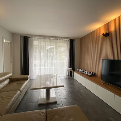 Appartement 5 pièces 490 €