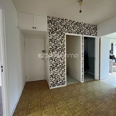 Appartement 3 pièces 650 €