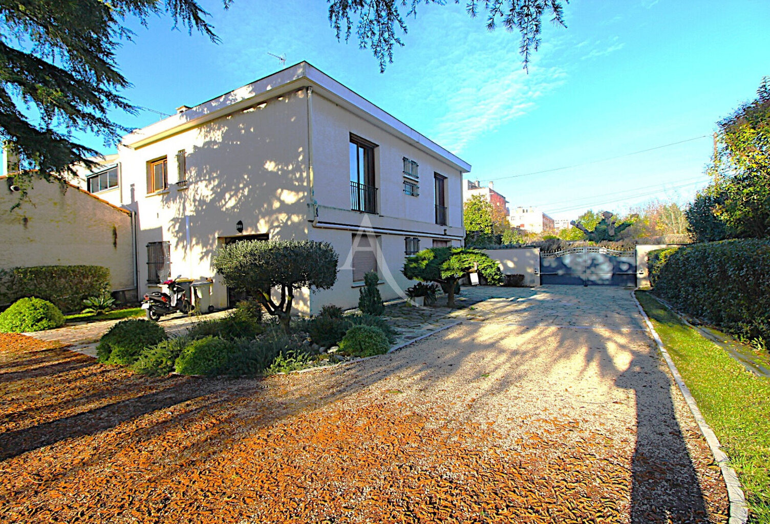 Maison d'exception en coeur de ville  400 m² habitables sur un parc de 1 200 m² — photo 1