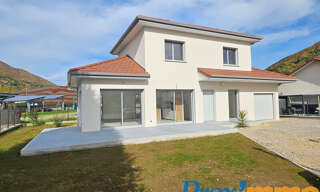 Maison 5 Pièces 106 m² à louer à Voiron (38500)