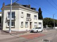 Belle maison avec garage, cour fermée et carport — photo 3