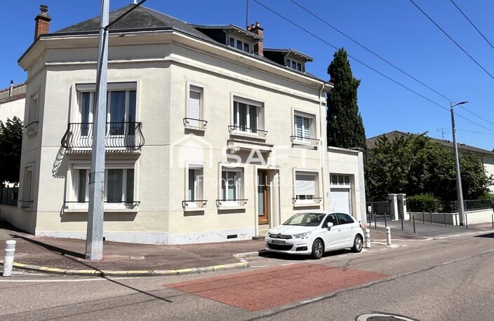 Belle maison avec garage, cour fermée et carport — photo 3