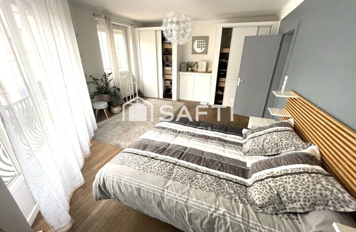 Belle maison avec garage, cour fermée et carport — photo 4