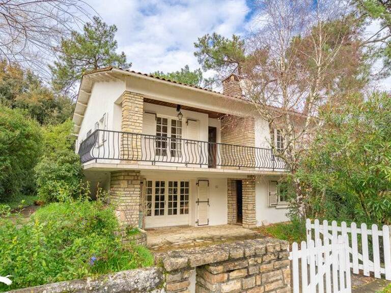 Villa de 7 pièces principales — photo 1