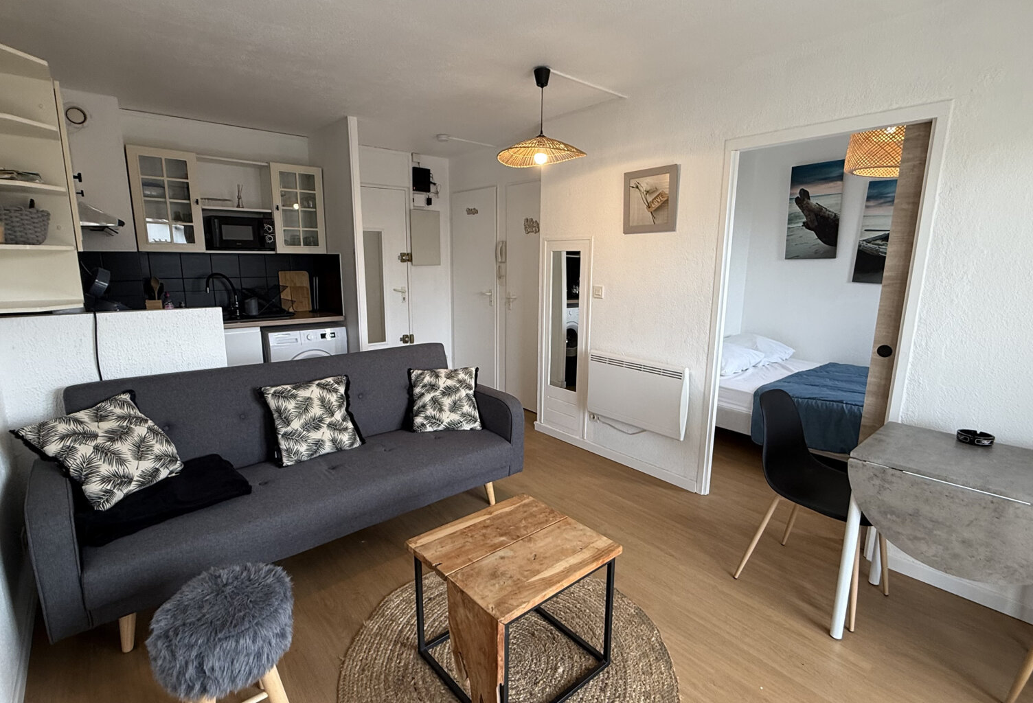 VAUX PONTAILLAC APPARTEMENT 2 PIECES AVEC BALCON 50M PLAGE a — photo 1