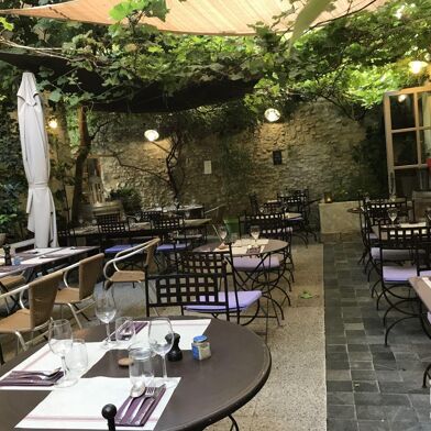 Commerce  181000 €