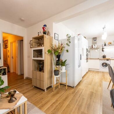 Appartement 3 pièces 241960 €