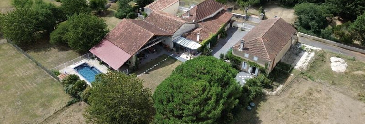 Maison 11 Pièces 286 m² à vendre à La Rochefoucauld-en-Angoumois (16110)