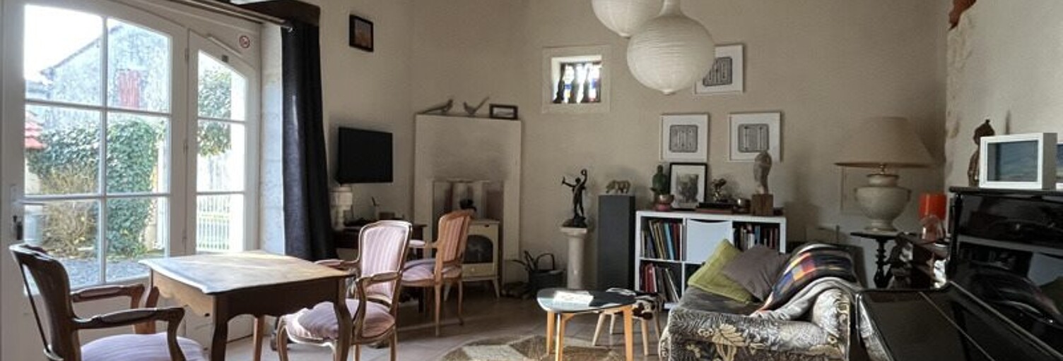 Maison 11 Pièces 286 m² à vendre à La Rochefoucauld-en-Angoumois (16110)