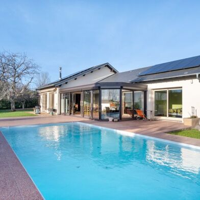 Maison 9 pièces 495000 €