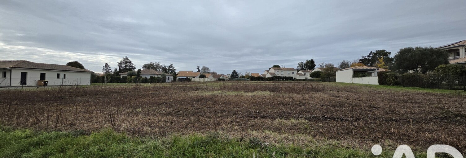 Terrain  4450 m² à vendre à Plassac (33390)