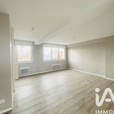 Appartement 3 pièces 825 €