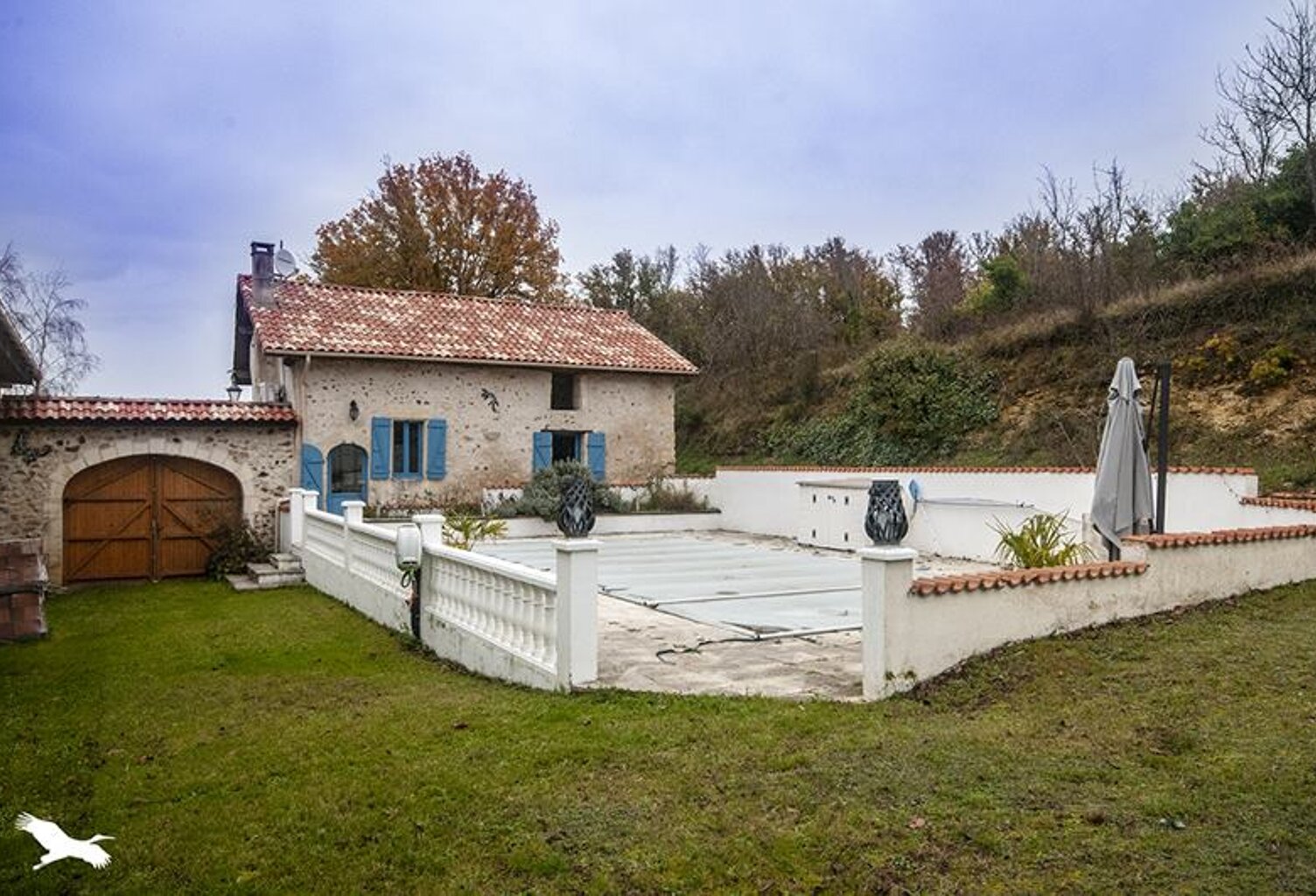 Maison en pierre de 3 pièces principales — photo 1
