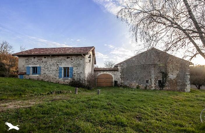 Maison en pierre de 3 pièces principales — photo 2