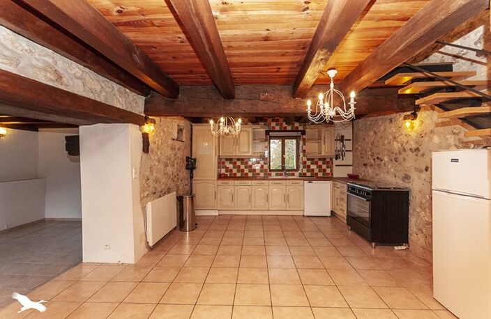 Maison en pierre de 3 pièces principales — photo 3