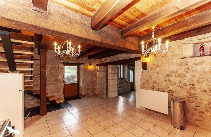 Maison en pierre de 3 pièces principales — photo 5