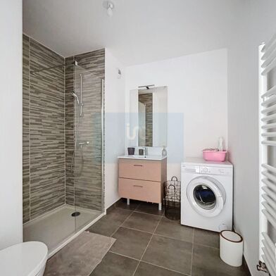 Appartement 2 pièces 922 €