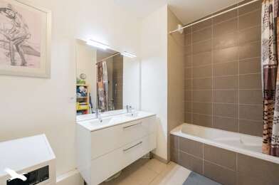 Appartement 5 pièces 329868 €