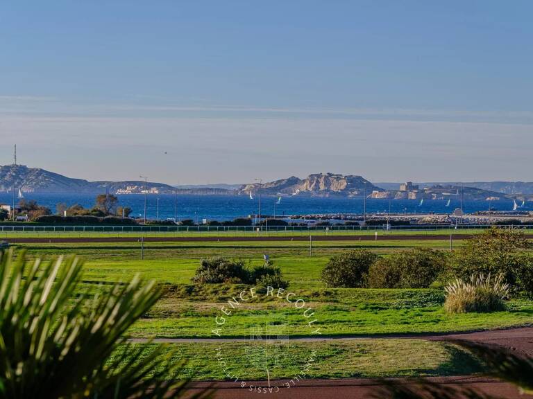 REZ DE JARDIN AVEC VUE MER - BORELY - 13008 MARSEILLE — photo 1