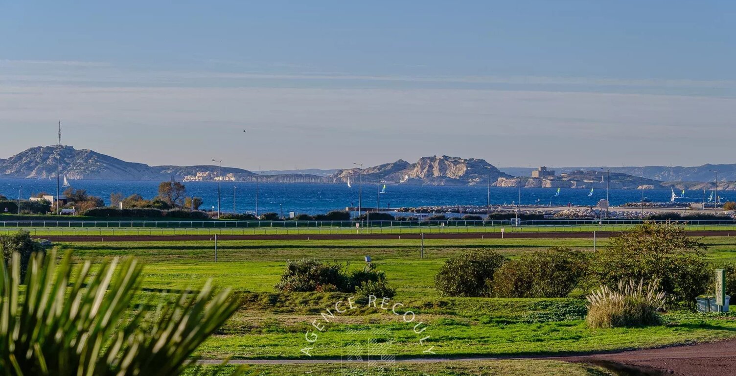 REZ DE JARDIN AVEC VUE MER - BORELY - 13008 MARSEILLE — photo 1